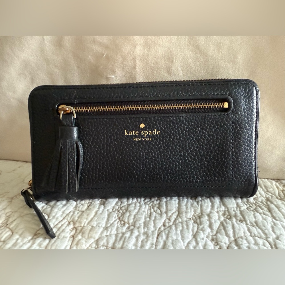 🔥 Fire Sale 🔥
Kate Spade New York Wallet Pebbled Zip Leather Black